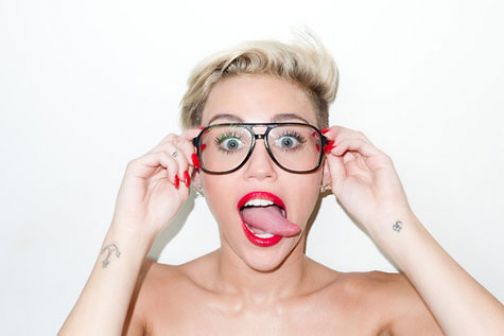 Flicks: Miley Cyrus Shows Off That Nice Body Of Hers For New Photo Shoot